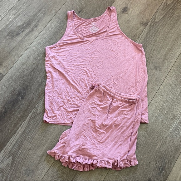 Posh Peanut Other - Posh Peanut Women's Ruffle Pajama Set Size XL SHORTS TANK pink